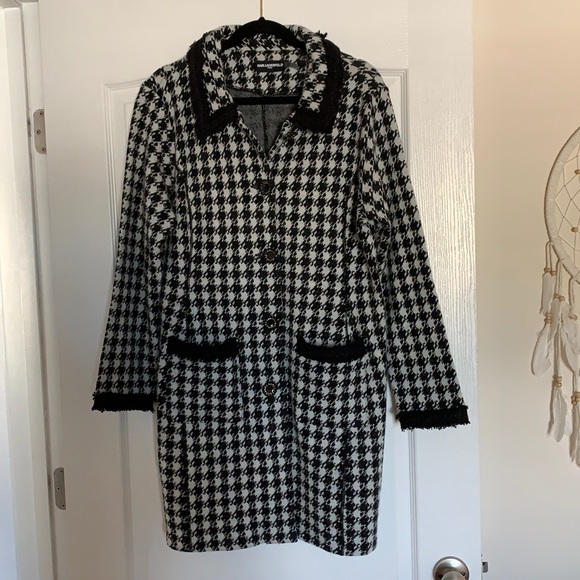 Karl Lagerfeld Jackets & Blazers - Karl Lagerfeld sweater jacket